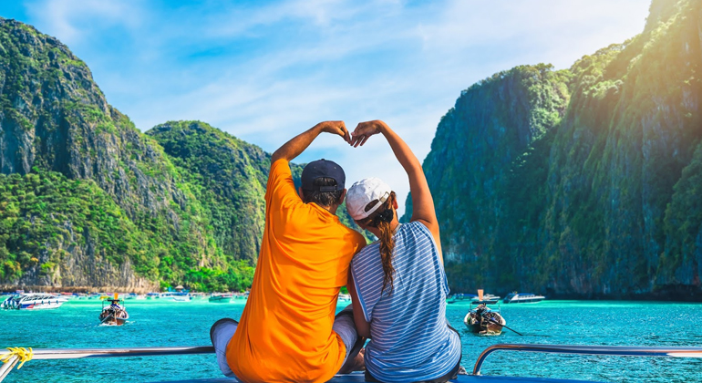 Dreaming of the Maldives? Explore the Best Honeymoon Packages for Couples